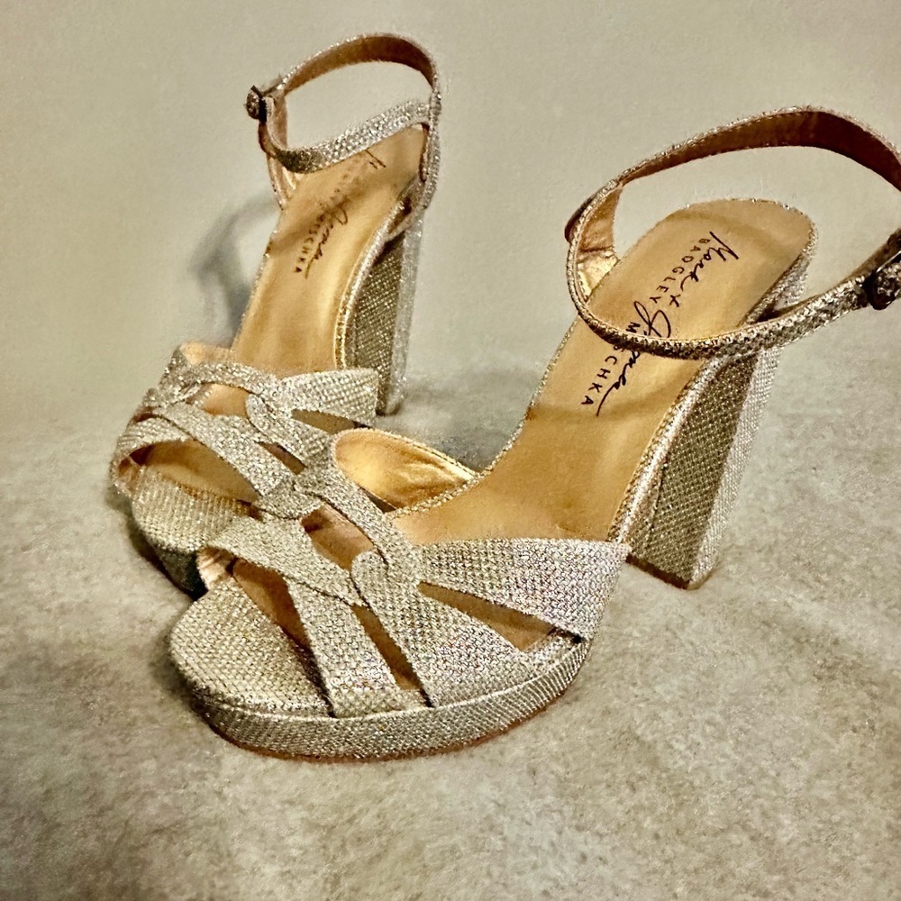 Badgley Mischka silver glitter shoes size 9 prom wedding - Picture 3 of 9